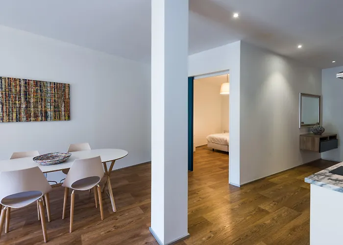 Alfama - Lounge Апартаменти *